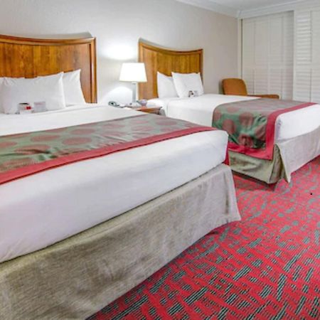 Ramada By Wyndham Metairie New Orleans Airport Hotel Exterior foto
