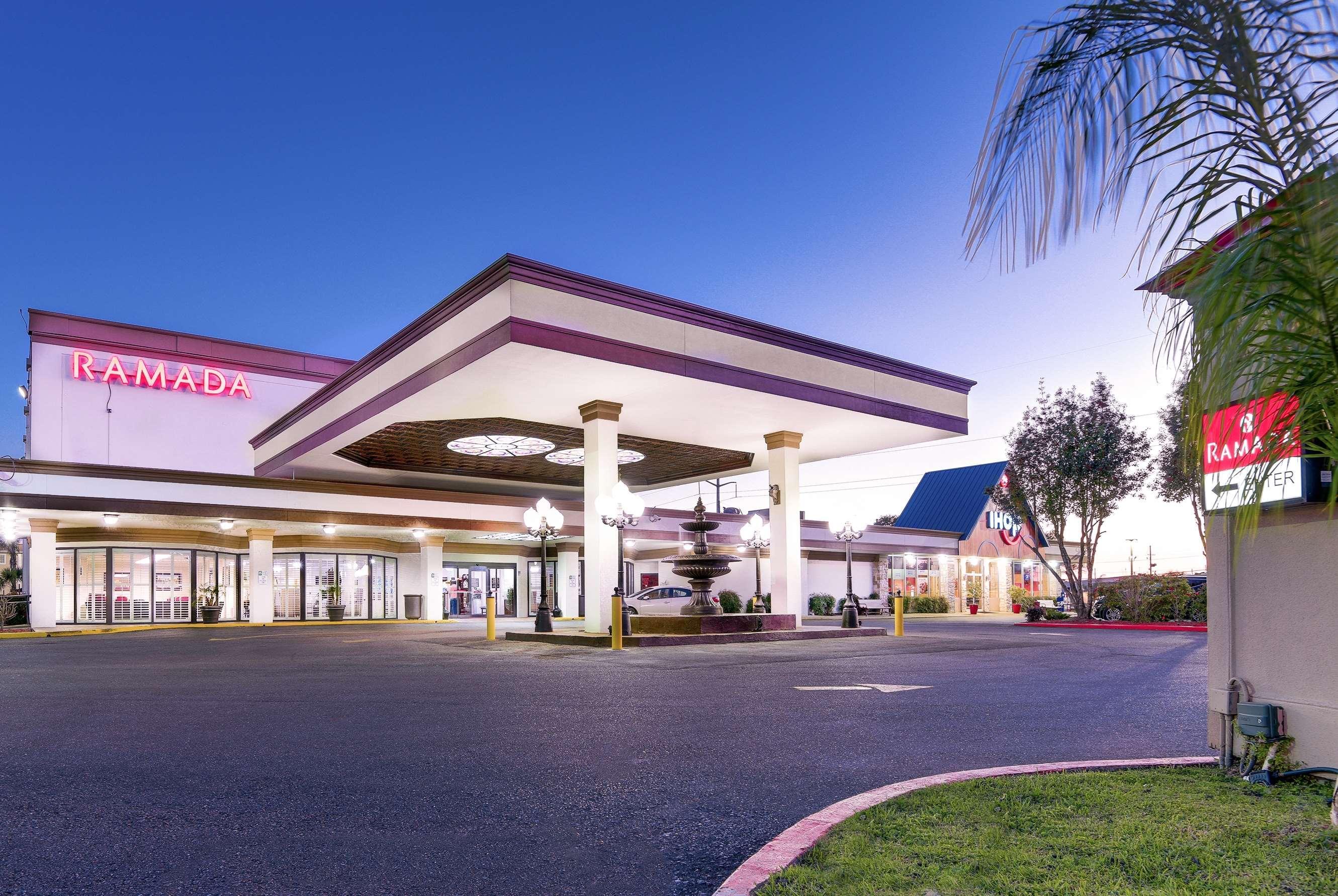 Ramada By Wyndham Metairie New Orleans Airport Hotel Exterior foto