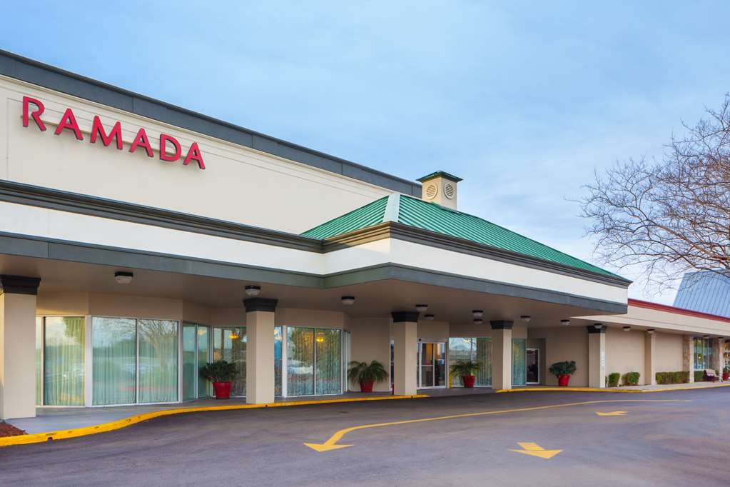 Ramada By Wyndham Metairie New Orleans Airport Hotel Exterior foto