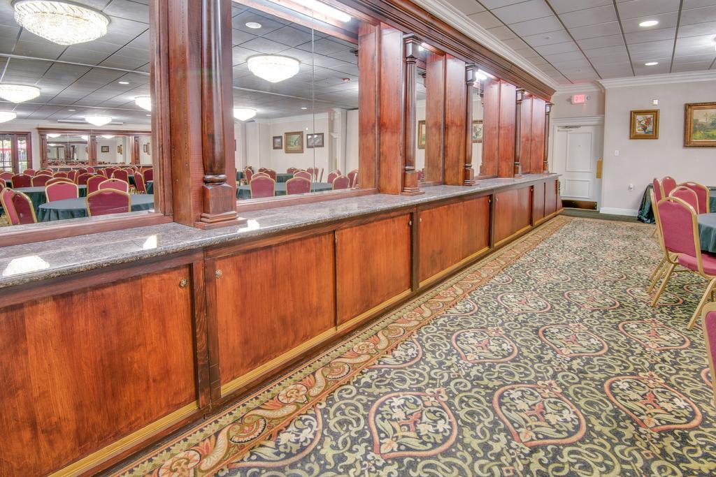 Ramada By Wyndham Metairie New Orleans Airport Hotel Exterior foto