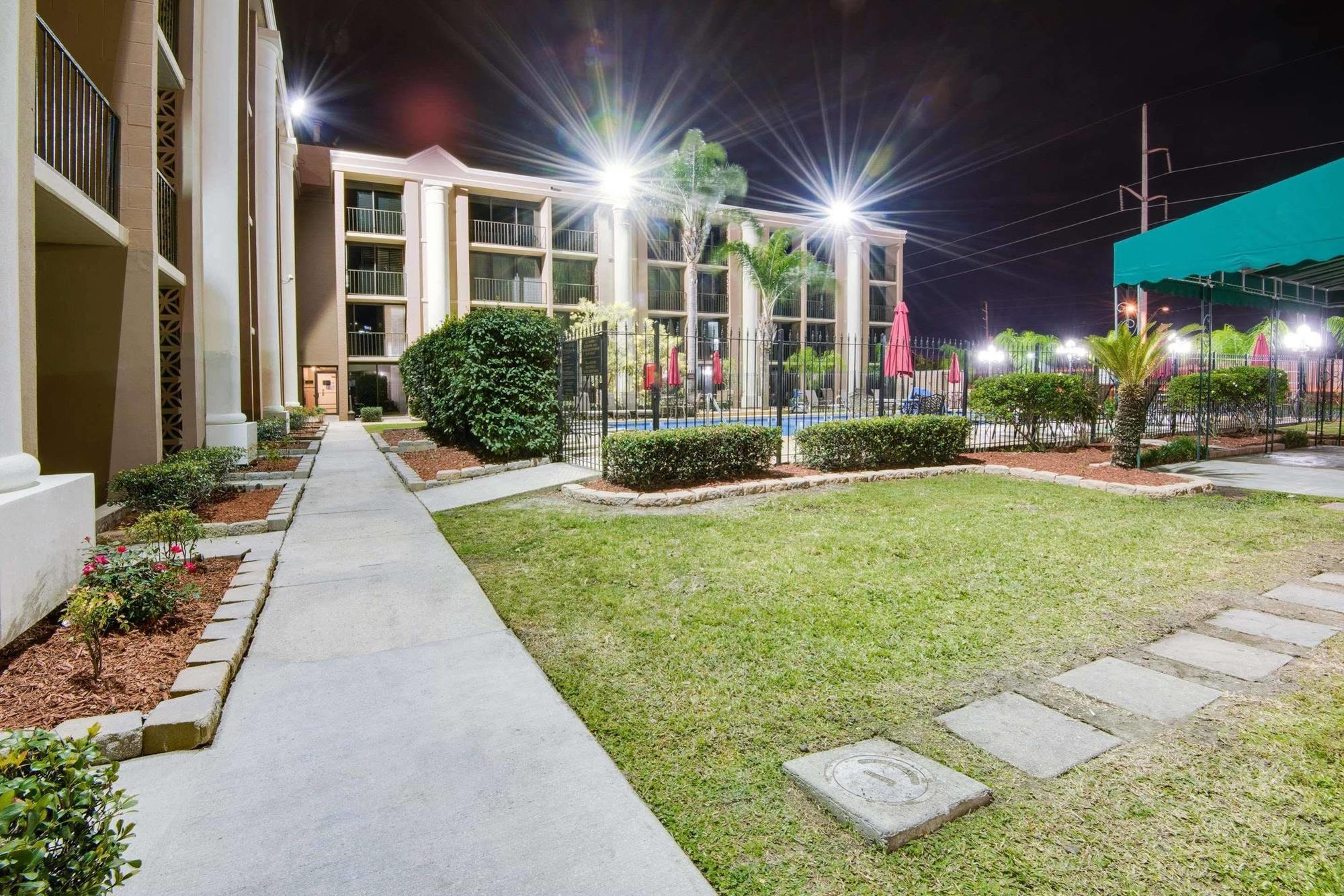 Ramada By Wyndham Metairie New Orleans Airport Hotel Exterior foto