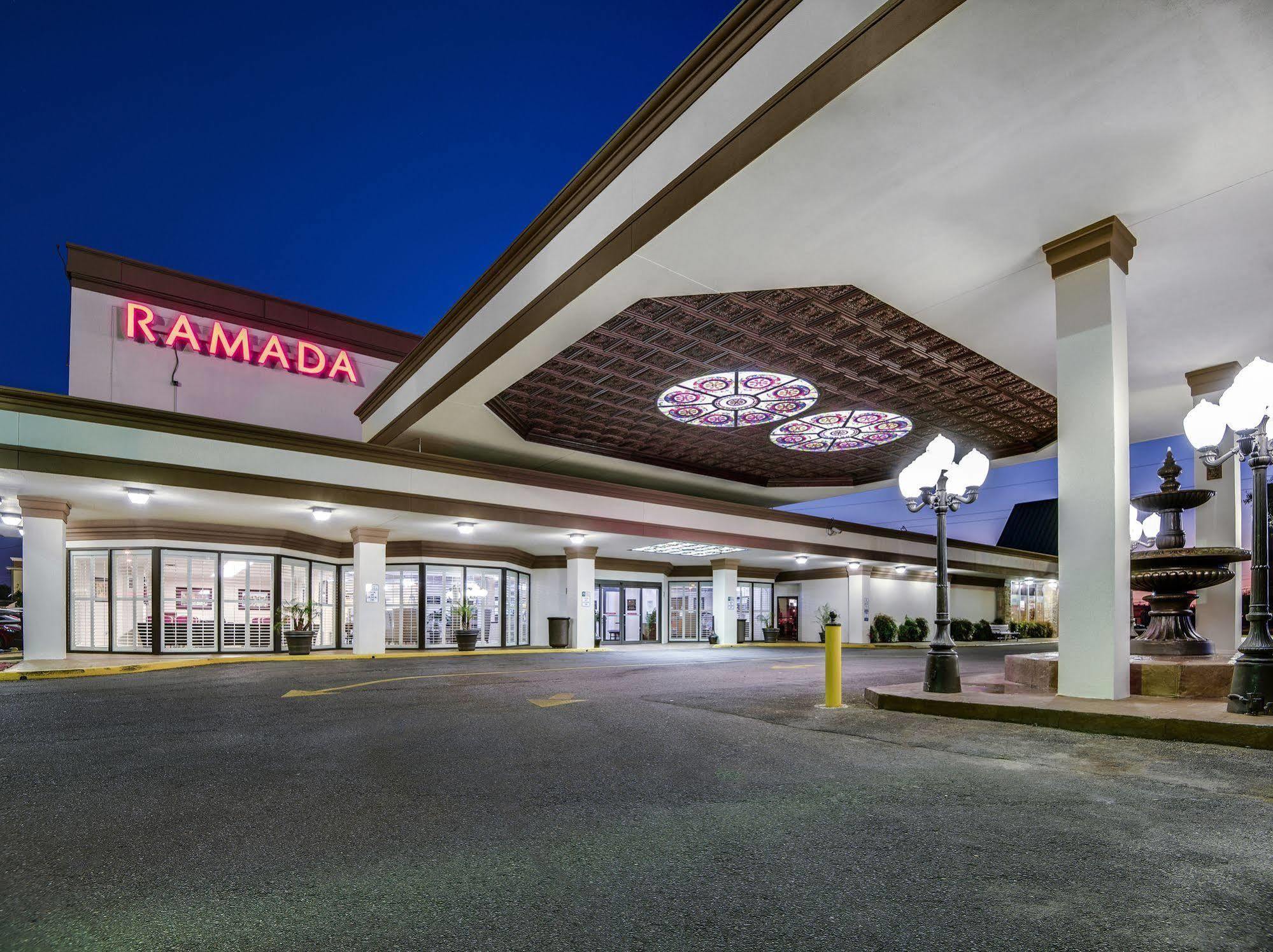 Ramada By Wyndham Metairie New Orleans Airport Hotel Exterior foto